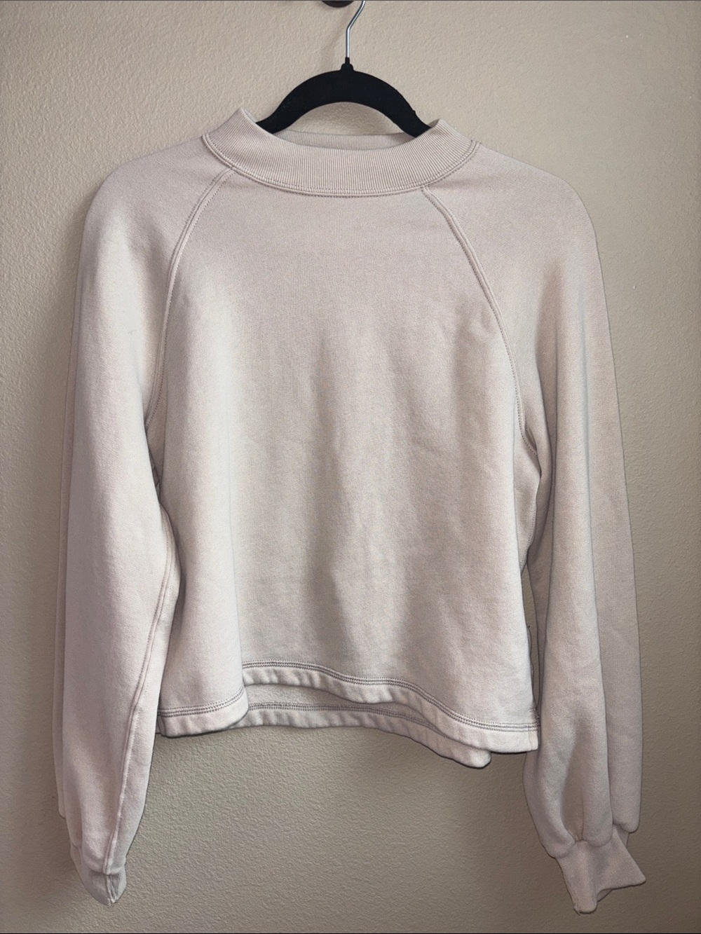 Abercrombie & Fitch Cream Crewneck Sweatshirt Pullover Size Small